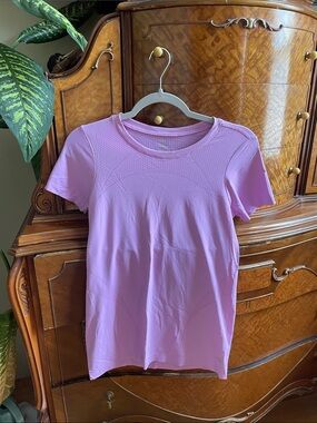 GAP Lilac Short-Sleeve Performance Tee